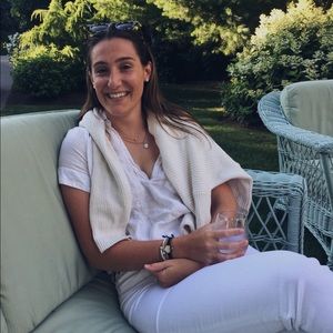 Meet your Posher, Olivia